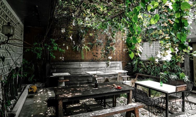 15 Cafe Tempat Nongkrong di Denpasar yang Unik & Instagramable