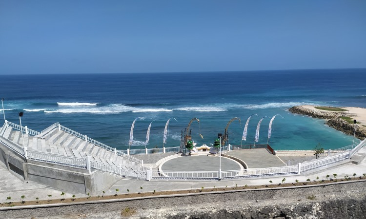 Fasilitas Pantai Melasti Bali