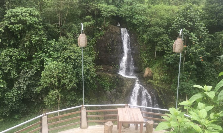 Wisata Air Terjun Layana