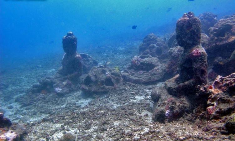 Wisata Buddha Statue Underwater