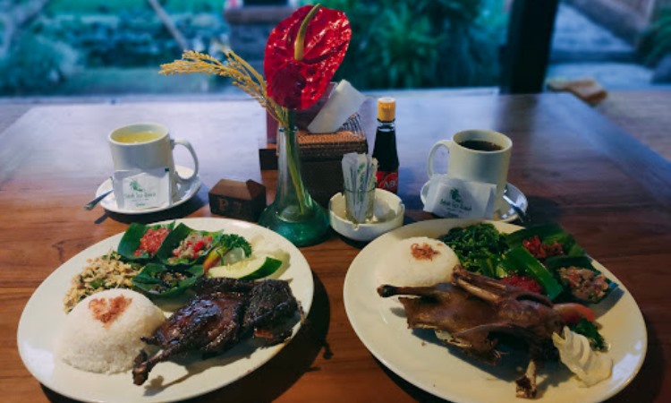 15 Tempat Wisata Kuliner Halal di Bali yang Populer