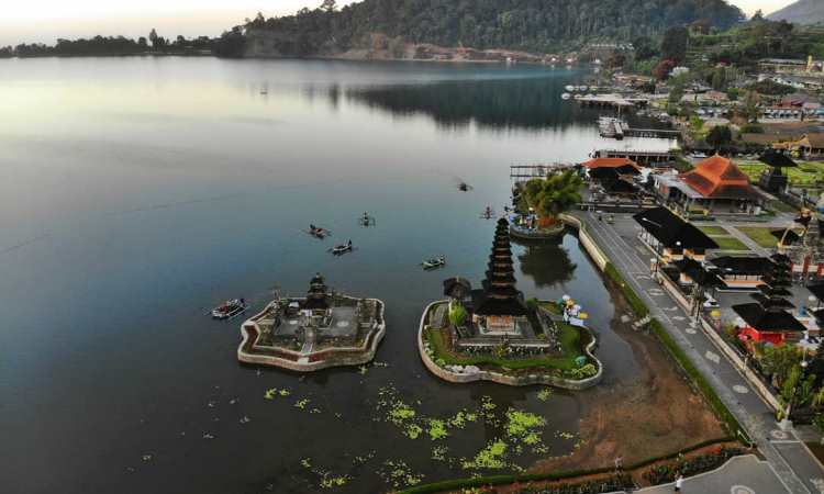 Danau Beratan, Wisata Alam Eksotis di Bedugul Bali