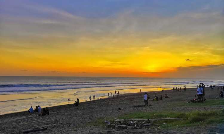 Kegiatan Menarik di Pantai Batu Belig