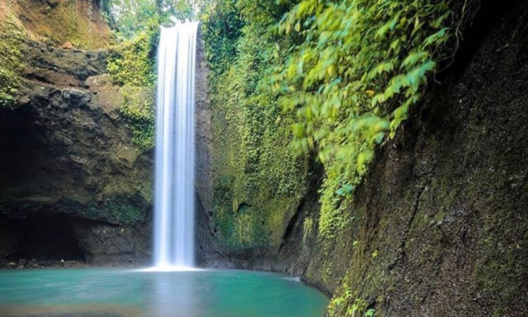 Kegiatan di Air Terjun Tibumana
