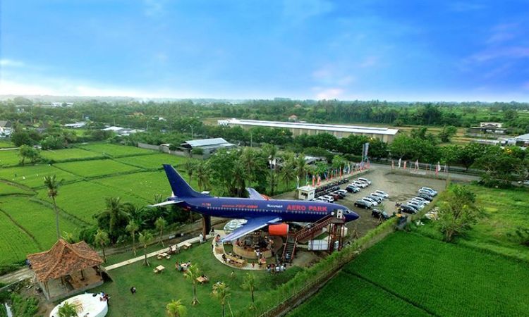 Keramas Aero Park Gianyar, Resto Unik & Sensasi Makan Dalam Pesawat