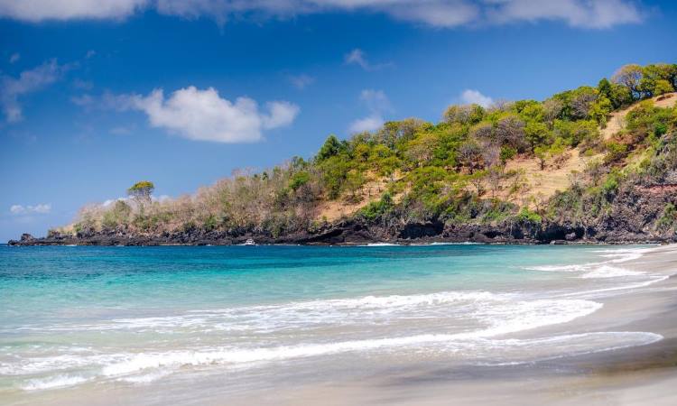 Pantai Bias Tugel, Pantai Pasir Putih Dengan Laguna Kecil di Bali