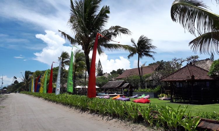 Penginapan Pantai Batu Belig Bali