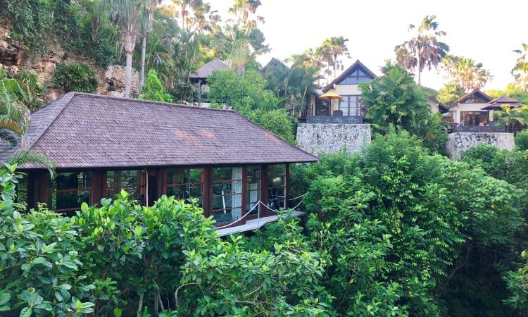 Penginapan Pantai Karma Kandara