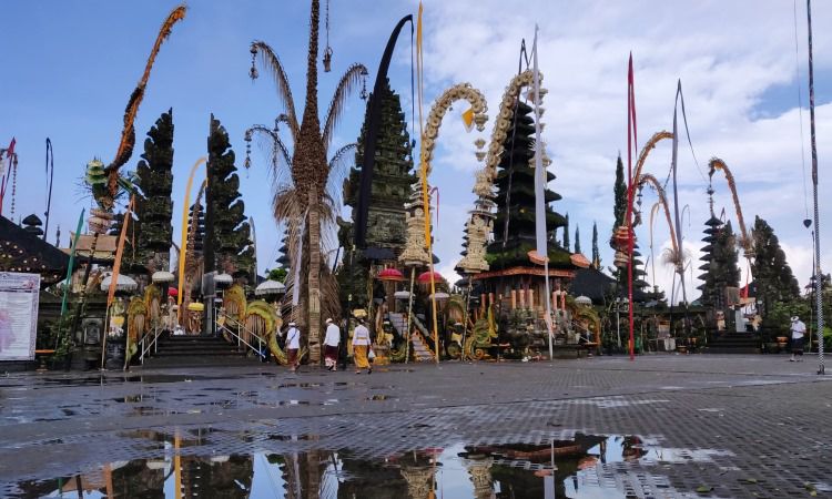 Aktivitas Pura Ulun Danu Batur