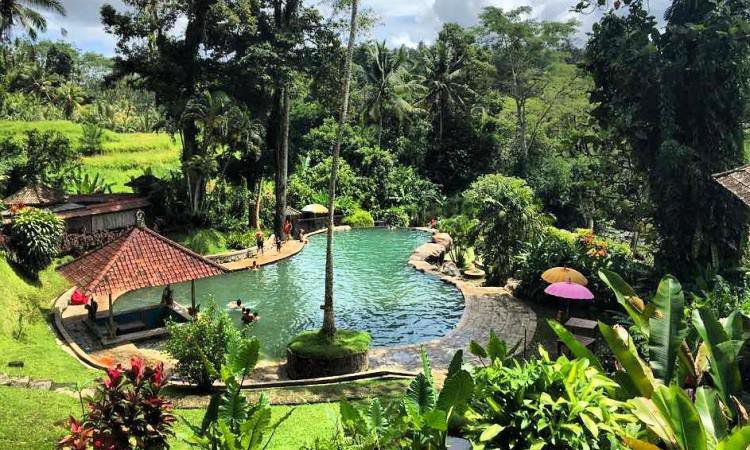 Fasilitas di Pemandian Air Panas Penatahan