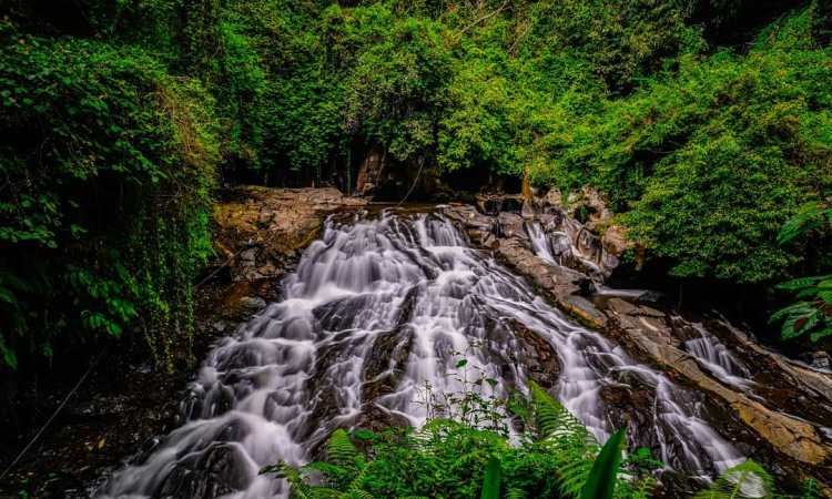 Indahnya Air Terjun Goa Rang Reng, Tempat Rekreasi Favorit di Gianyar