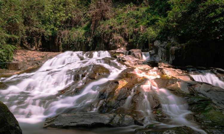 Fasilitas di Air Terjun Goa Rang Reng