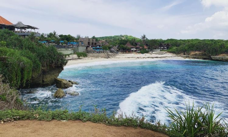 Kegiatan di Pantai Mushroom Bay