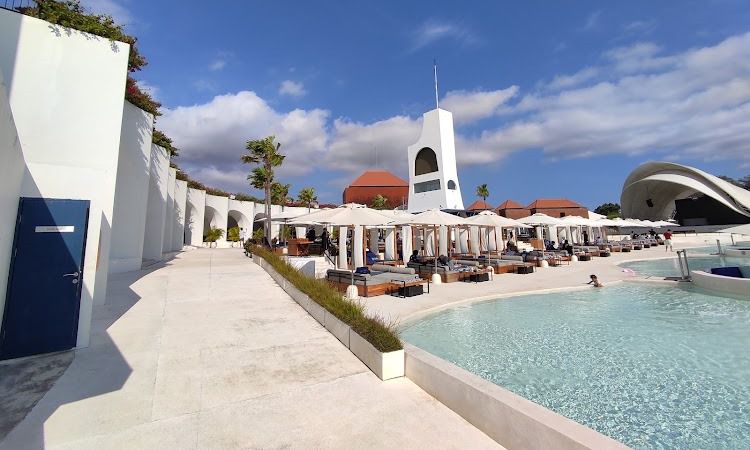 Aktivitas Cafe Del Mar Bali