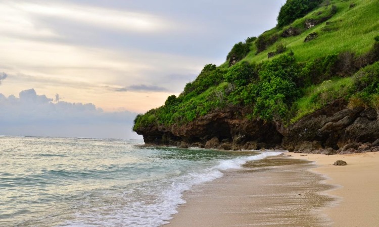 Pantai Gunung Payung, Pantai Pasir Putih Indah yang Tersembunyi di Bali