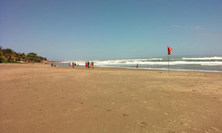 Aktivitas di Pantai Petitenget