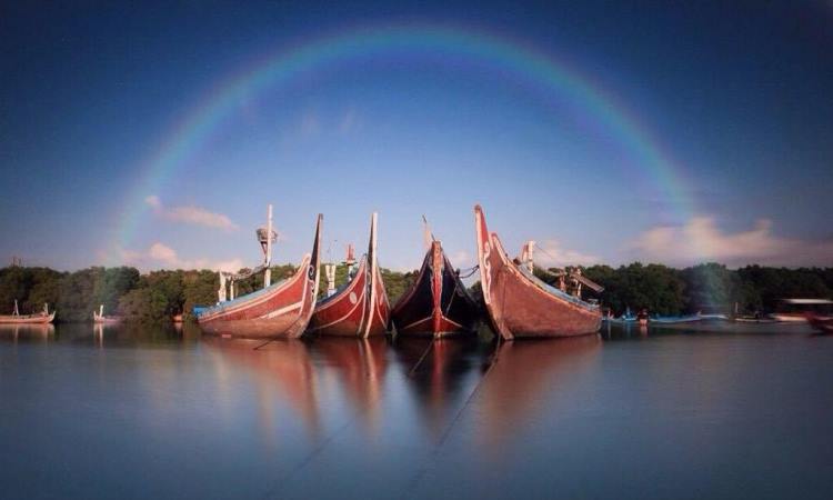 Fasilitas Pantai Kelan Tuban