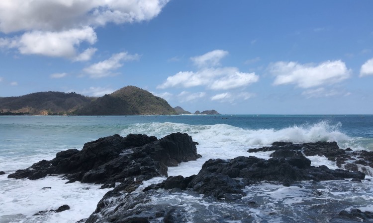 Alamat Pantai Selong Belanak