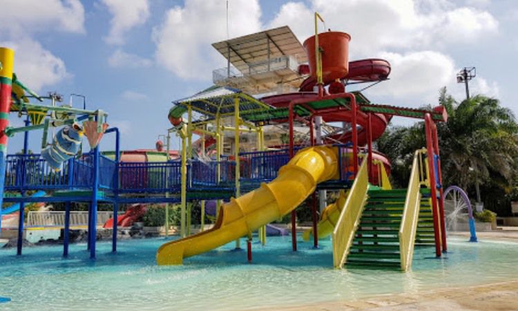 Daya Tarik Splash Waterpark