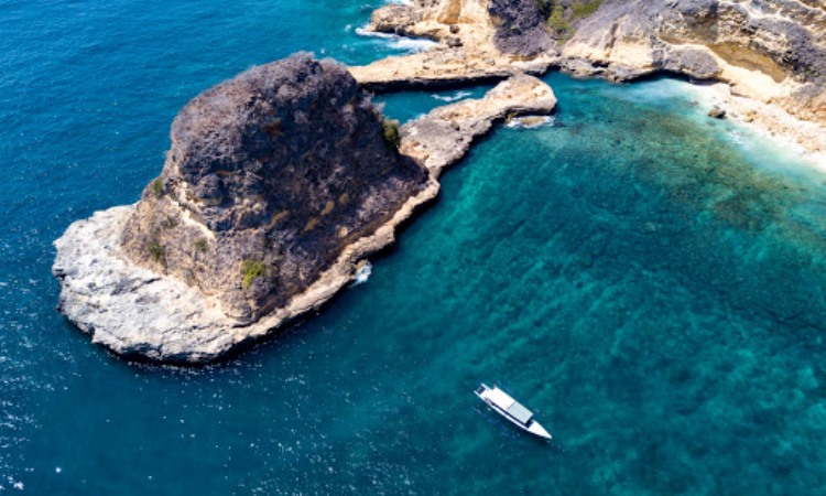 Pantai Tanjung Bloam, Pantai Cantik Nan Alami di Lombok Timur