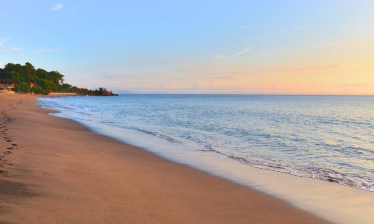 Tentang Pantai Selong Belanak