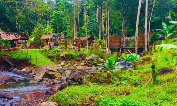 Wisata Eka Tirta, Pemandian Air Panas Alami yang Populer di Tabanan