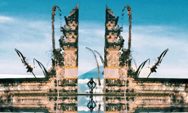 Berbagai Menarik di Gapura Candi Bentar