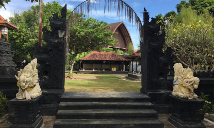 Daya Tarik Gapura Candi Bentar