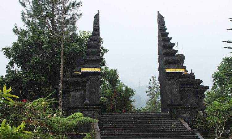 Daya Tarik Utama Gapura Candi Bentar