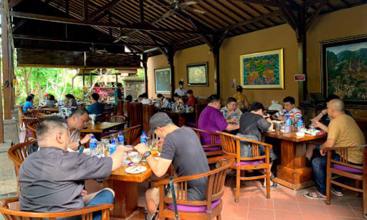 Hal Menarik Restoran Bebek Bengil