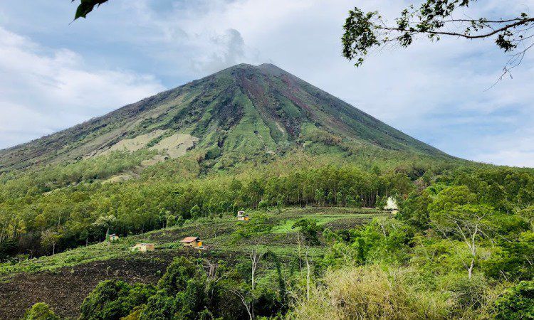 Alamat Gunung Inerie