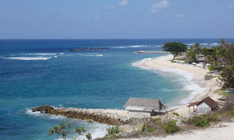 Pantai Sawangan, Pesona Pantai Tenang yang Menyejukkan Hati di Nusa Dua Bali