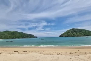 Pantai Selong Belanak