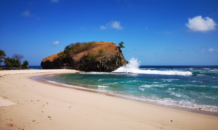 Daya Tarik Wisata Pantai Koka