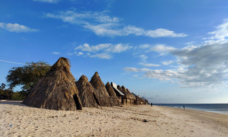 Daya Tarik Wisata di Pantai Tablolong