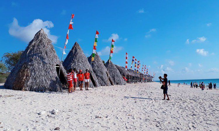 Ragam Aktivitas Menarik Pantai Tablolong