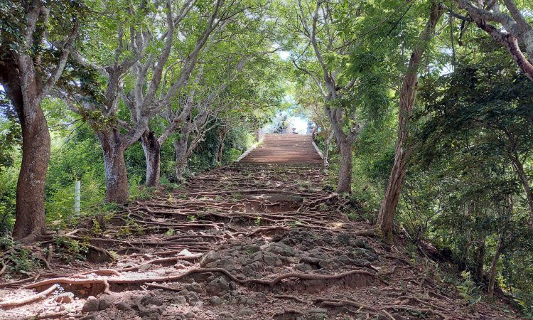 Cara Menuju Lokasi Pura Bukit Gumang