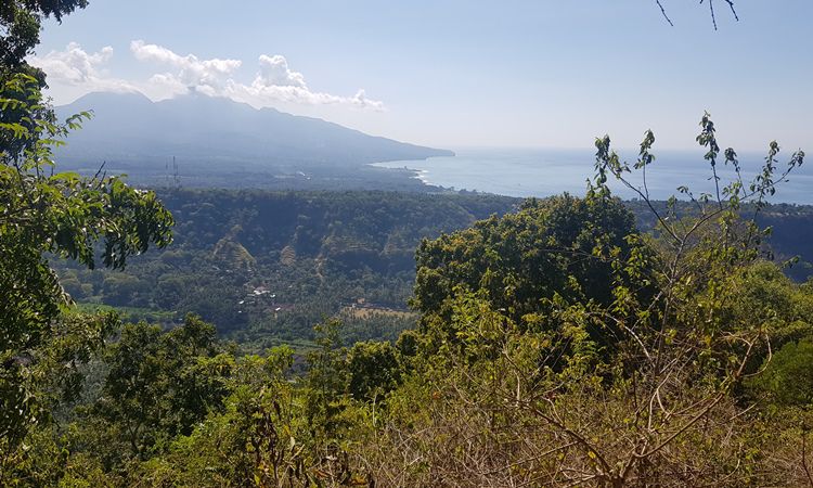 Daya Tarik di Pura Bukit Gumang