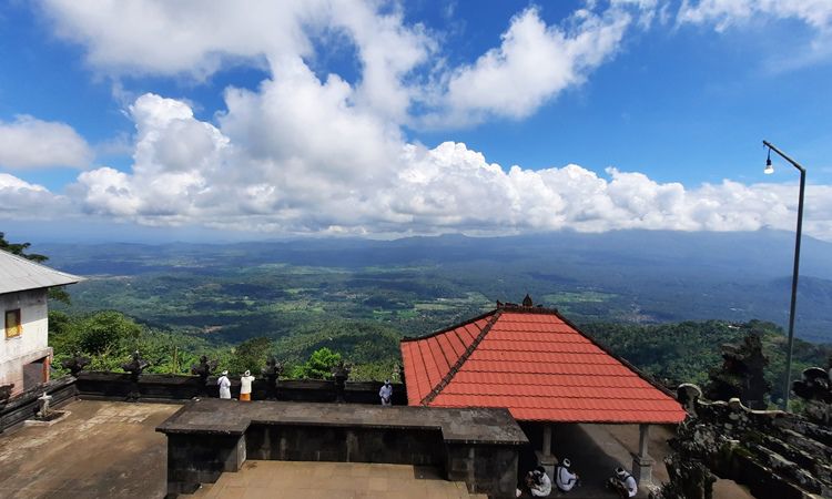 Harga Tiket Masuk Pura Lempuyang Madya