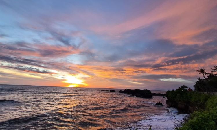 Pantai Mengening
