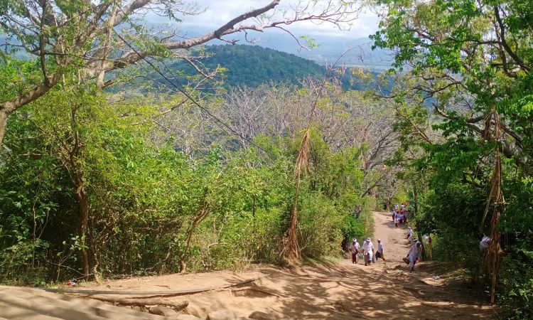 Ragam Aktivitas Menarik Pura Bukit Gumang