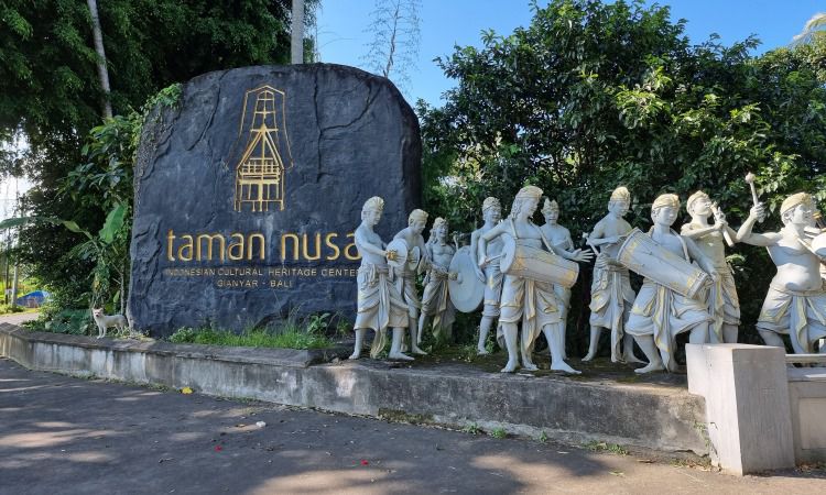 Alamat Taman Nusa Gianyar