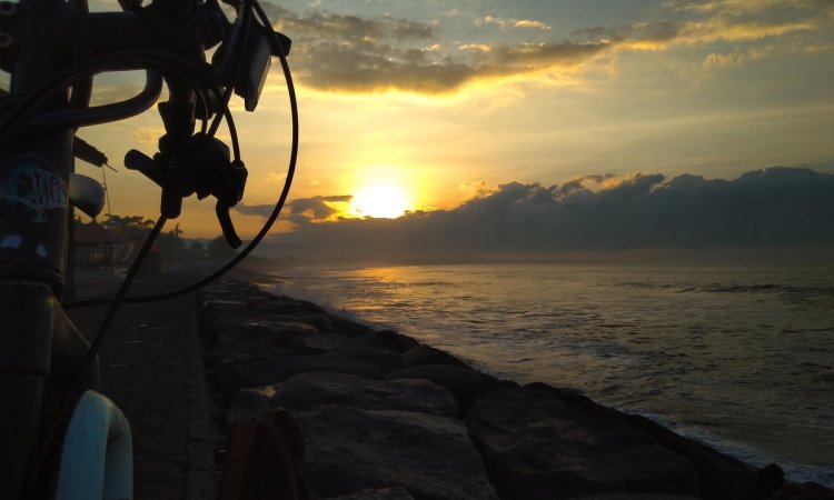 Daya Tarik Dimiliki Pantai Lebih