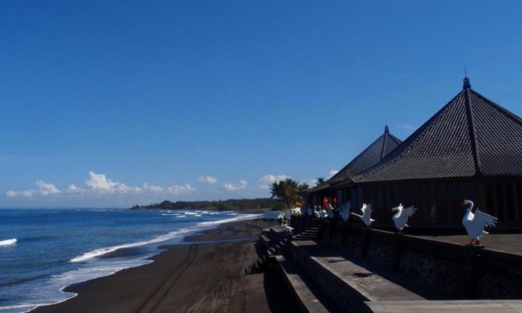 Daya Tarik Pantai Keramas