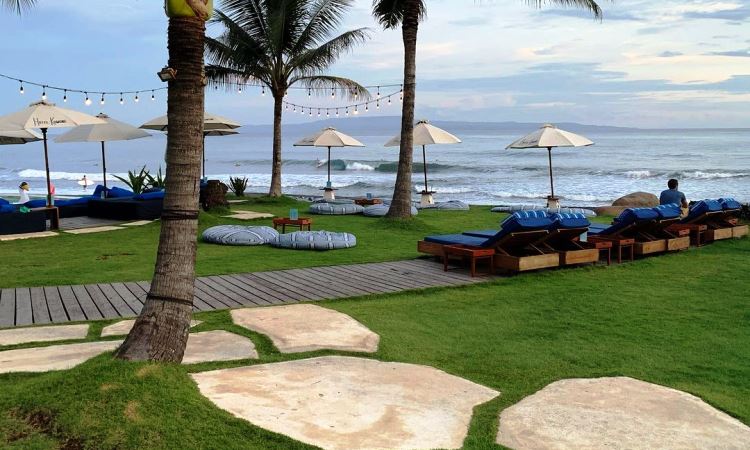 Fasilitas Pantai Keramas