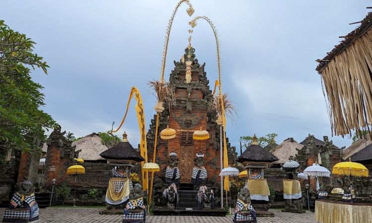 Fasilitas di Pura Puseh