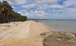 Pantai Batu Nona, Wisata Pantai Eksotis yang Penuh Mistis di Kupang