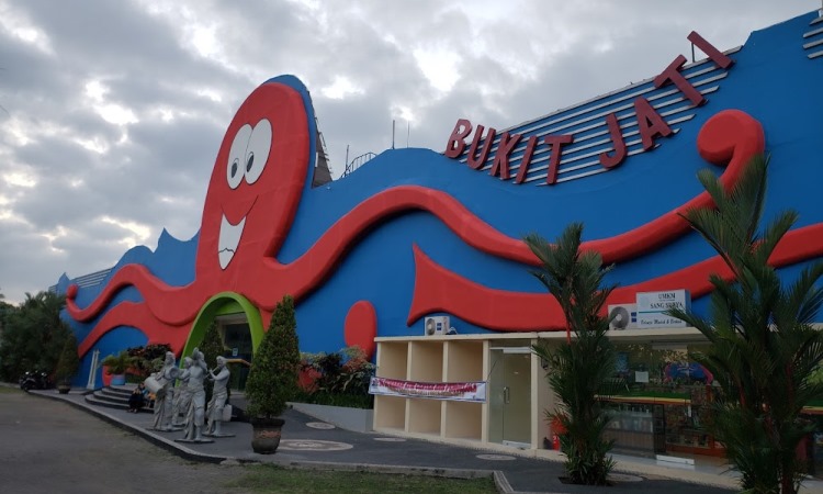 Waterboom Bukit Jati, Taman Rekreasi Air Favorit Liburan Keluarga di Gianyar