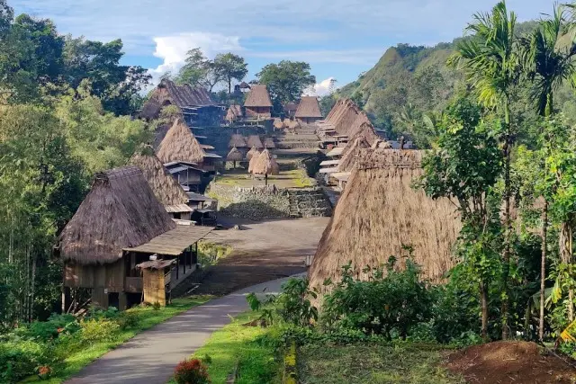 Alamat Kampung Adat Bena
