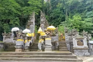 Daya Tarik Wisata Pura Bukit Sinunggal